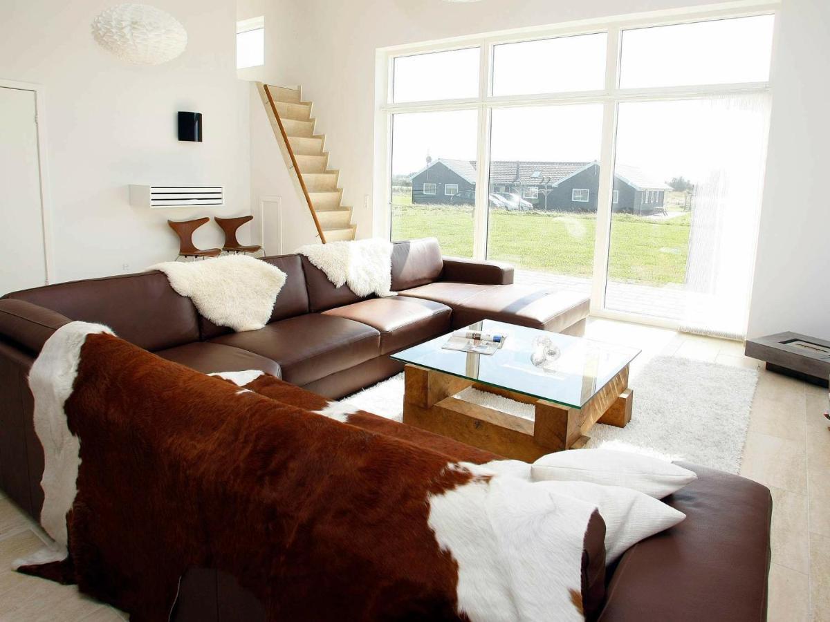 Five-Bedroom Holiday Home In Lokken 3 Habitación foto